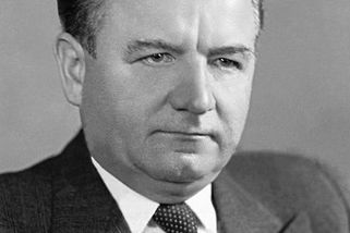 Jak Stalin přinutil Klementa Gottwalda vyhladovět československý venkov - Médium.cz